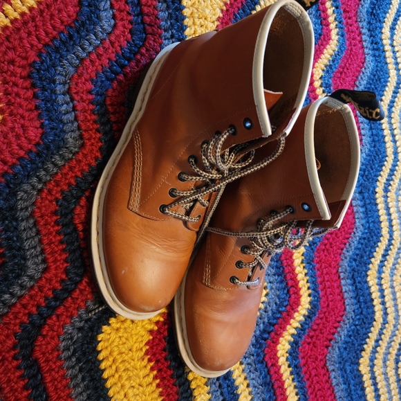 US12 Doc Martens 1460 Analine Oak - Picture 3 of 4